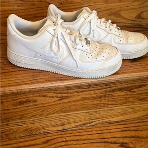 Men’s Nike Air Force 1 White Low-Top Sneakers